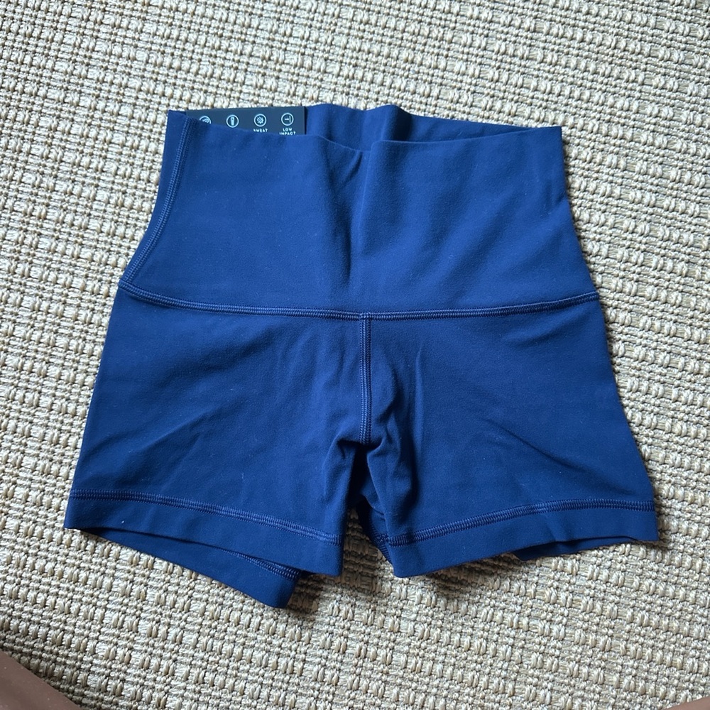 Aritzia admiral navy shorts